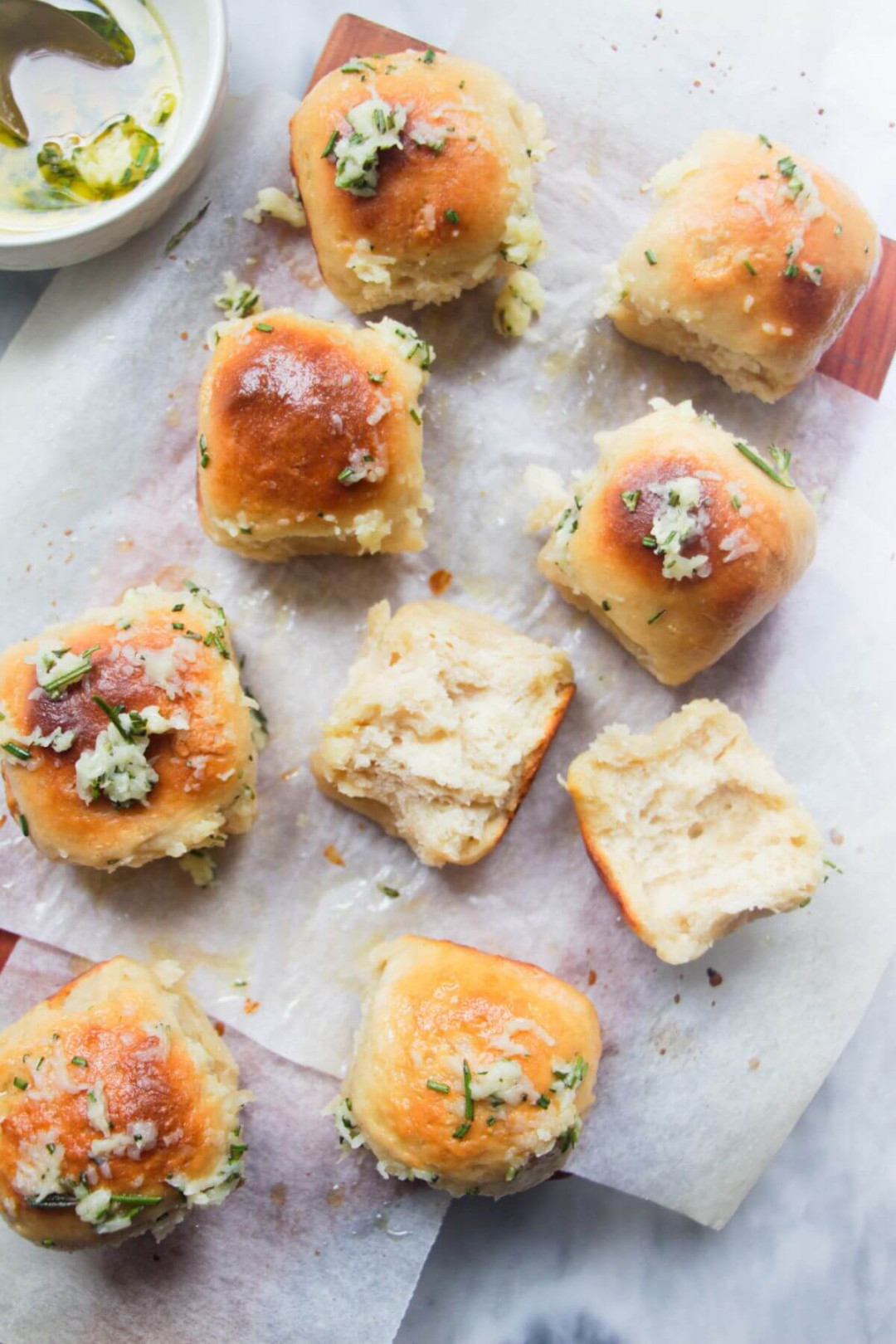 Quick Garlic Butter Dinner Rolls (No Yeast) Quick Garlic Butter Dinner Rolls (No Yeast)