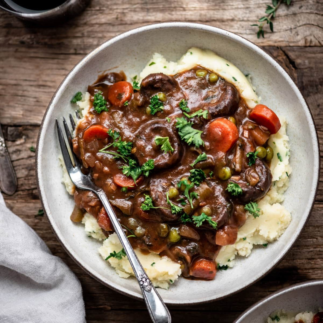 Vegan Mushroom Stew over Mashed Potatoes Vegan Mushroom Stew over Mashed Potatoes